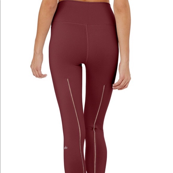 Alo High Waisted Dash Legging - Picture 3 of 7